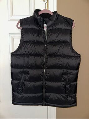 Old Navy Men's Black Quilted Puffer Vest